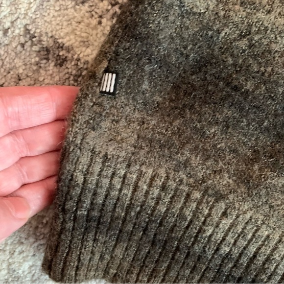 Geoffrey Beene Gray and Brown Turtleneck Sweater Cozy Knit 10% Wool - Picture 4 of 6